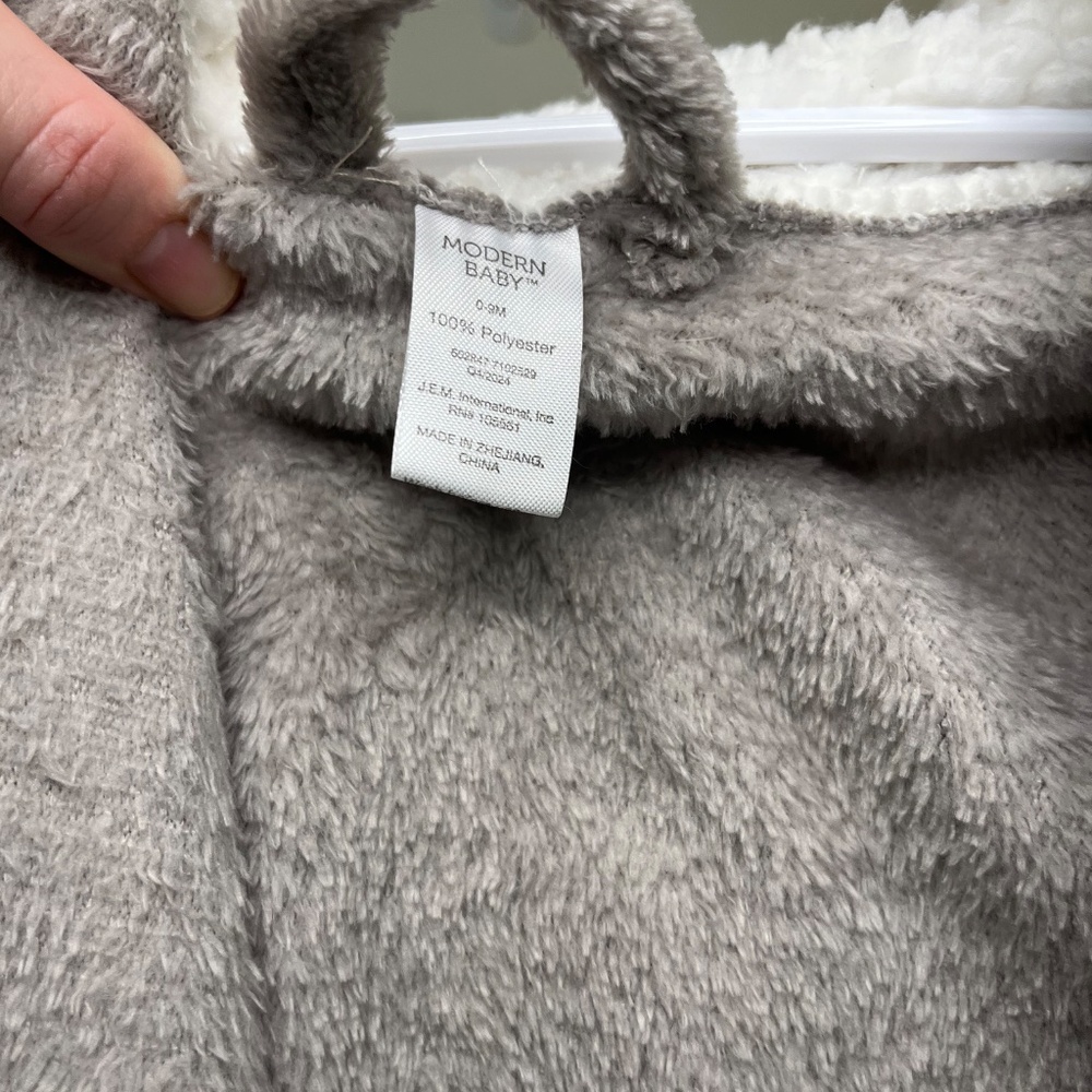 Modern Baby Bath Robe - Picture 3 of 3